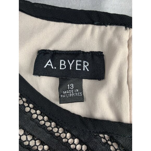 A. Byer Junior Sleeveless Black & Beige Zigzag Mesh Knee Length Dress Size 13 - Picture 9 of 10